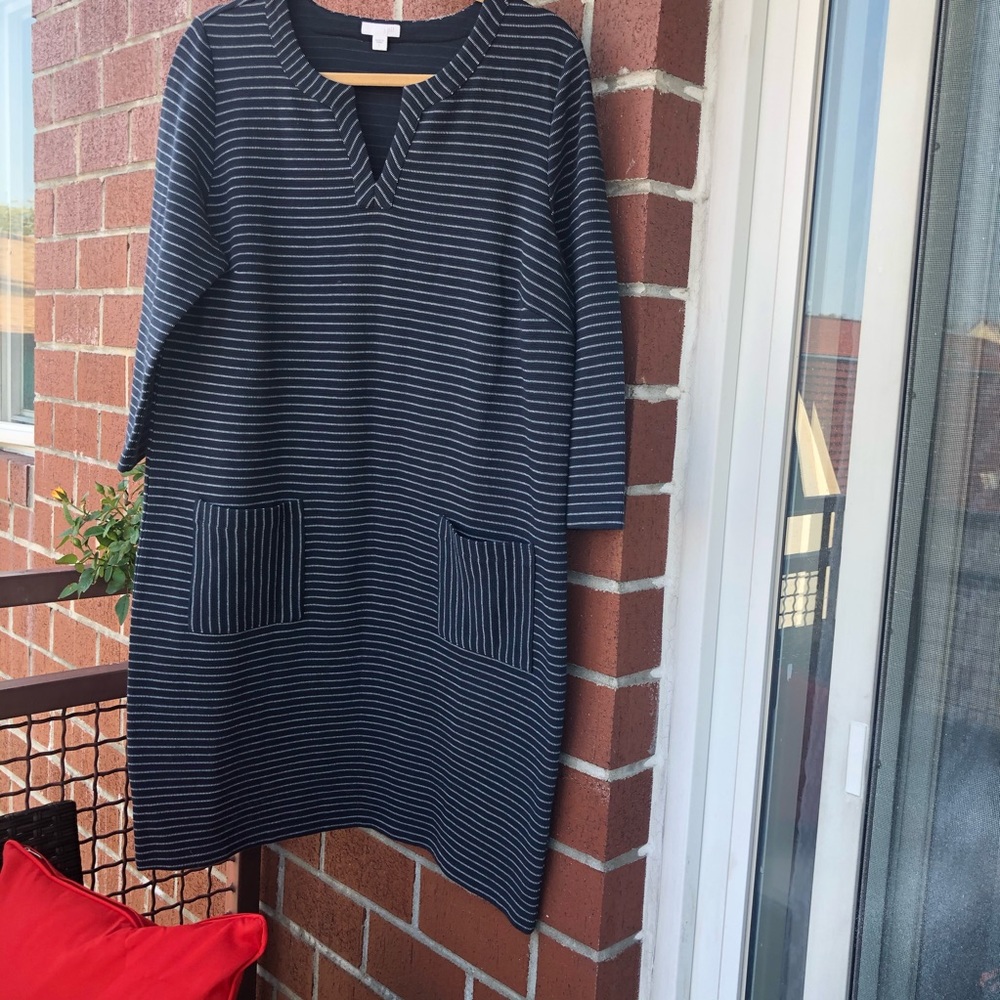 Jill dress size large